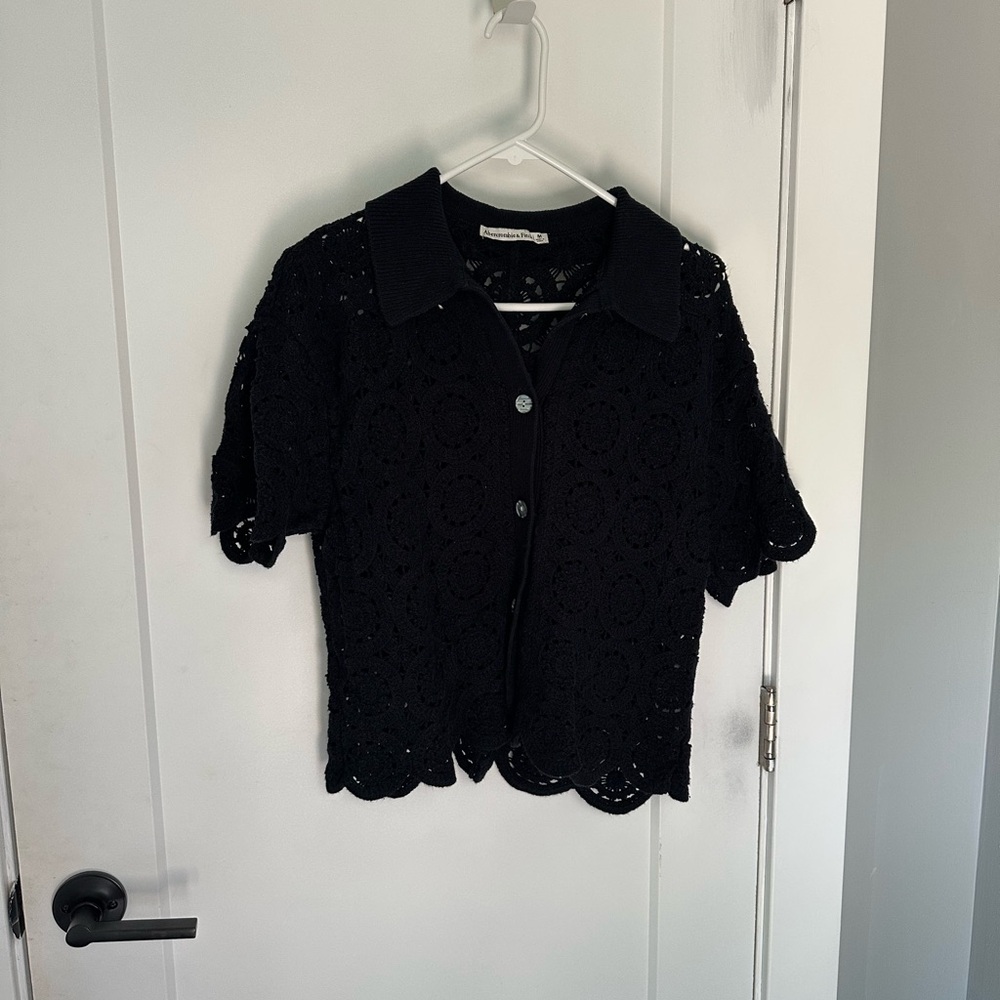 Crochet-Style Mosaic Tile Polo Black Shirt Medium Abercrombie & Fitch - Picture 4 of 4